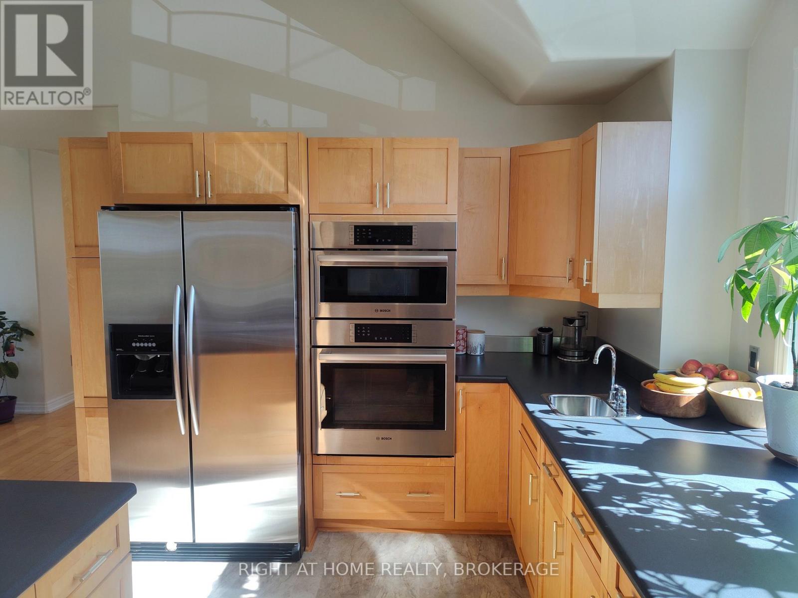 22 Ursula Avenue, St. Catharines, Ontario  L2T 1T1 - Photo 20 - X12469003