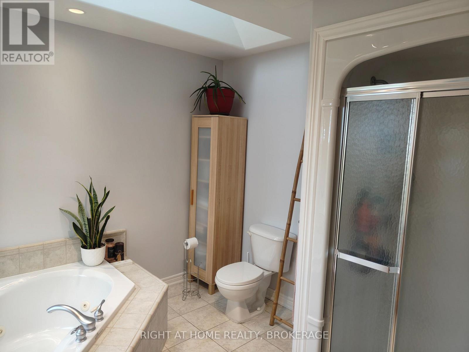 22 Ursula Avenue, St. Catharines, Ontario  L2T 1T1 - Photo 35 - X12469003