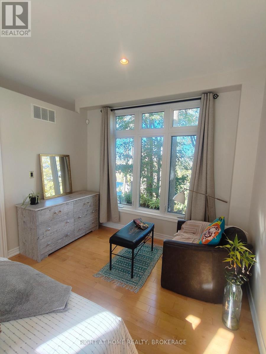22 Ursula Avenue, St. Catharines, Ontario  L2T 1T1 - Photo 8 - X12469003
