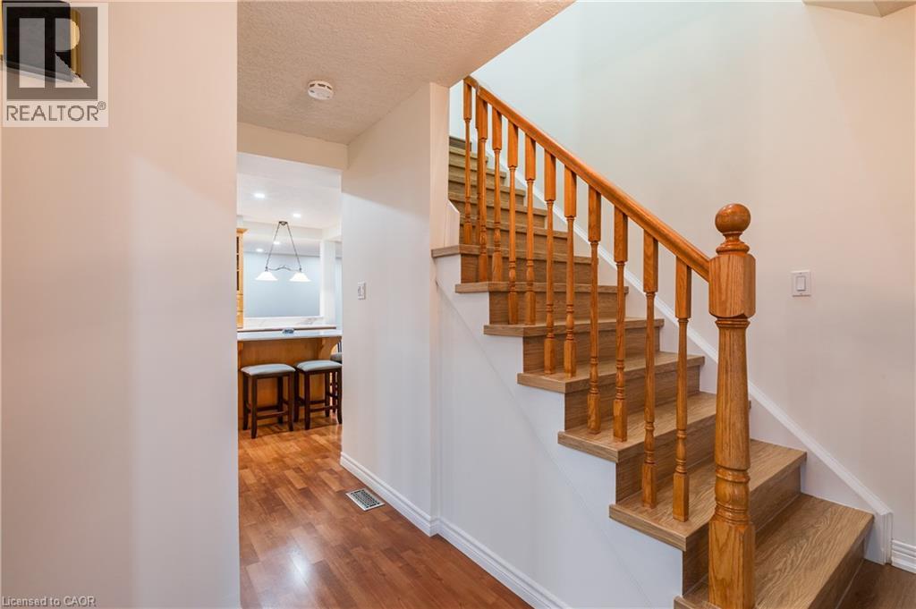 48 Windermere Court, Kitchener, Ontario  N2N 2W4 - Photo 3 - 40780133