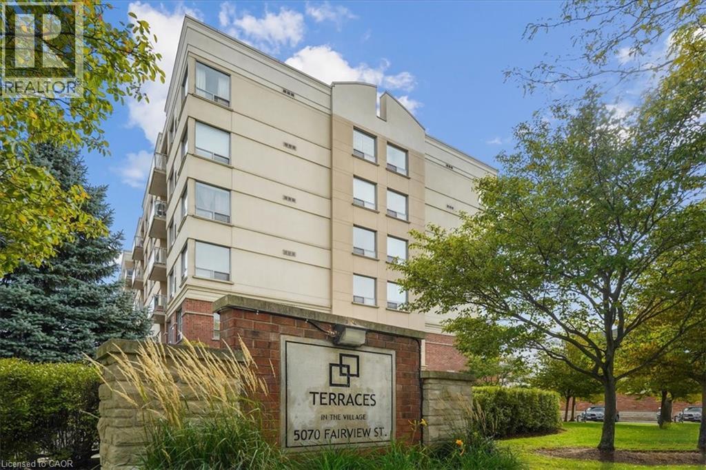 5070 Fairview Street Unit# 102, Burlington, Ontario  L7L 0B8 - Photo 1 - 40780001