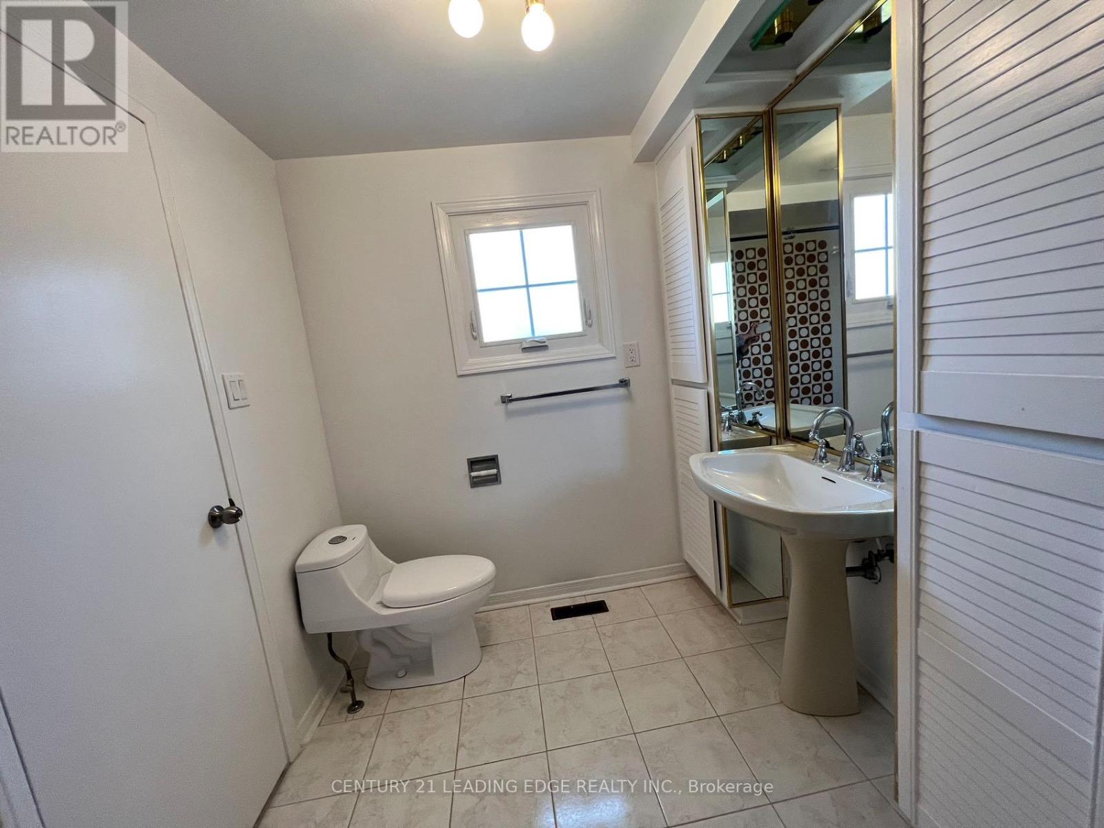 Upper - 87 Dunmail Drive, Toronto, Ontario  M1V 1V8 - Photo 9 - E12468844