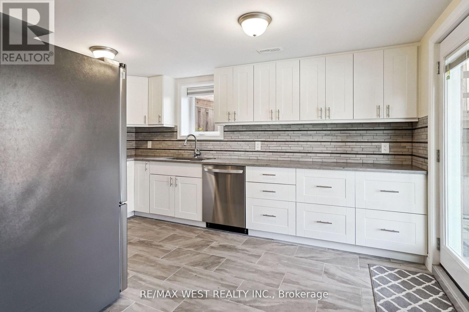 196 Millburn Drive, Clarington, Ontario  L1C 5M1 - Photo 10 - E12468870
