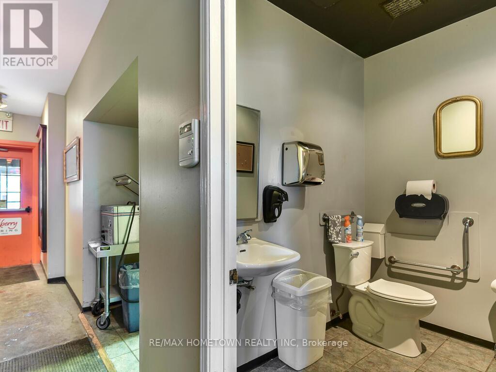 64 King Street E, Brockville, Ontario  K6V 1B3 - Photo 14 - X12468916