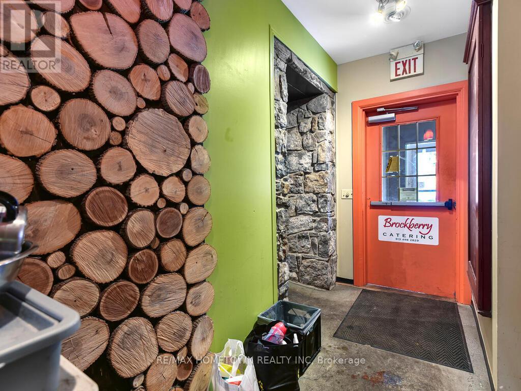 64 King Street E, Brockville, Ontario  K6V 1B3 - Photo 17 - X12468916