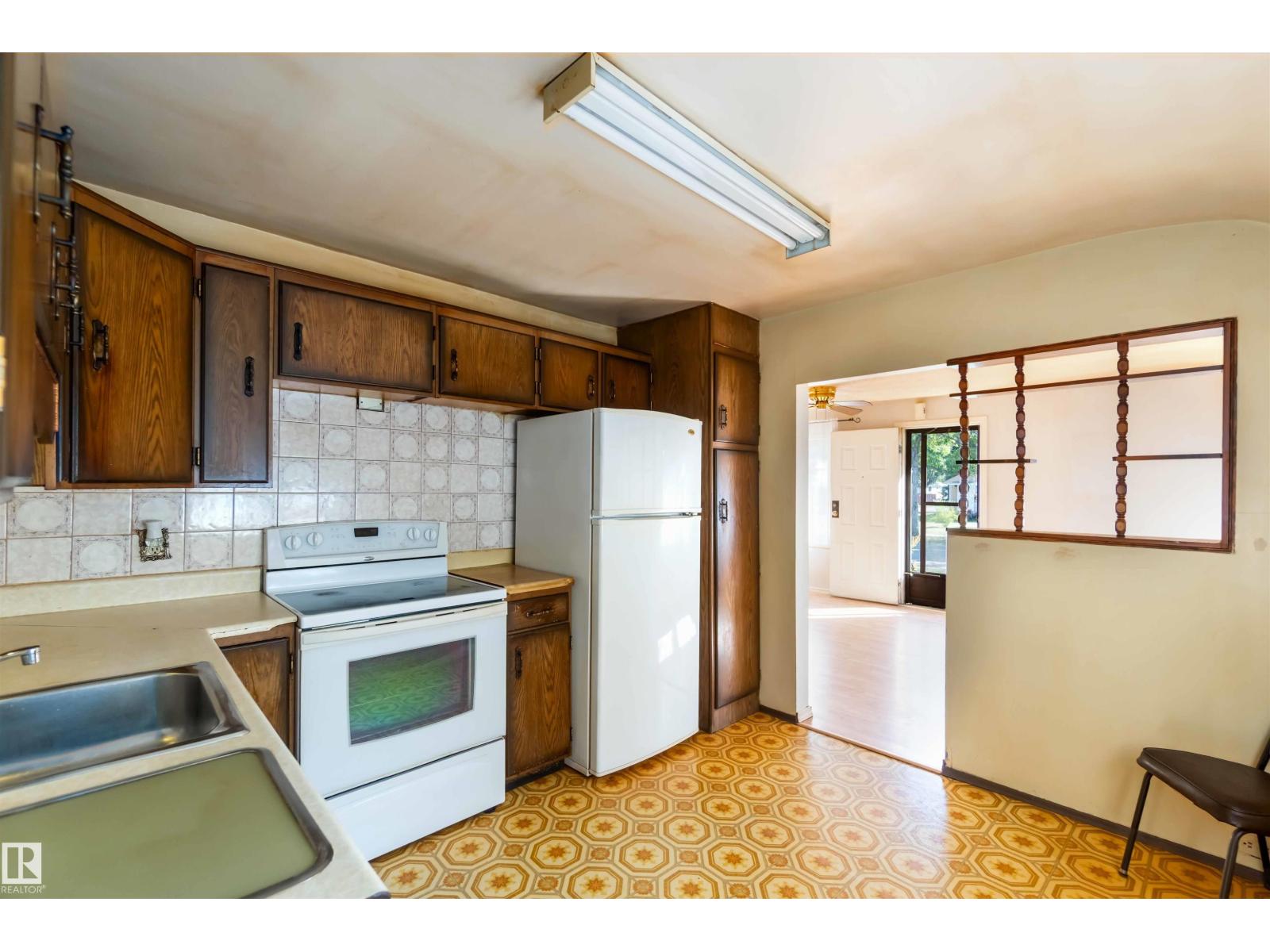 12248 105 St Nw, Edmonton, Alberta  T5G 2N8 - Photo 10 - E4462534