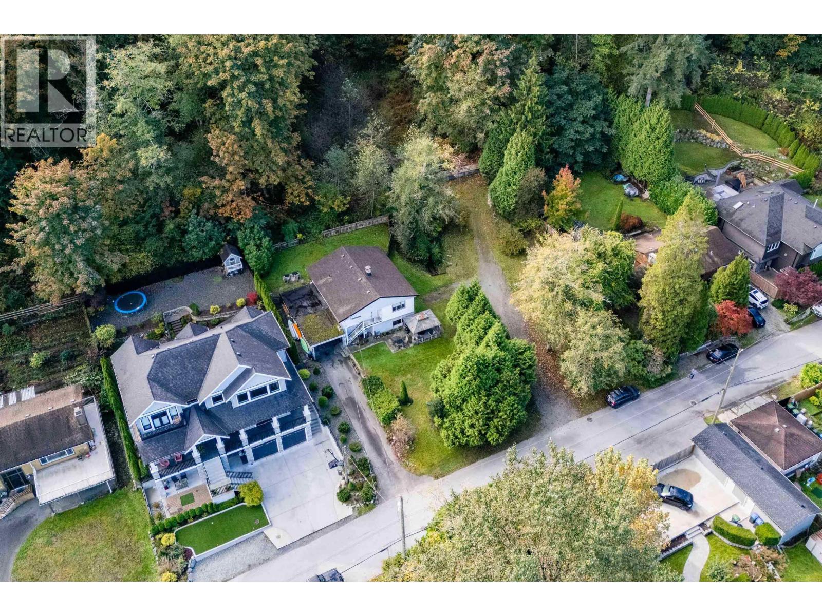 2210 HOPE STREET, Port Moody, British Columbia