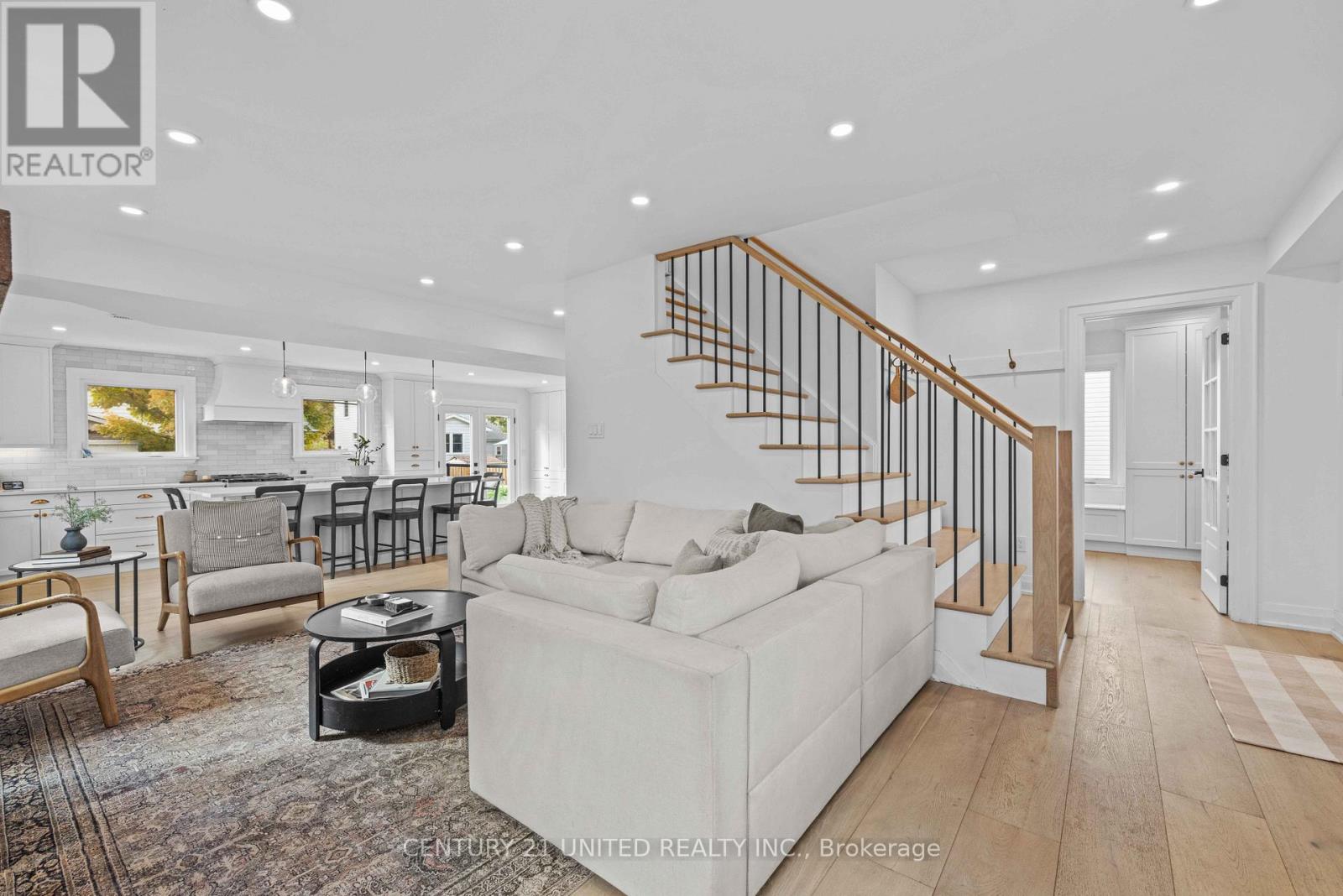 753 Chesterfield Avenue, Peterborough, Ontario  K9H 4Y1 - Photo 5 - X12468903