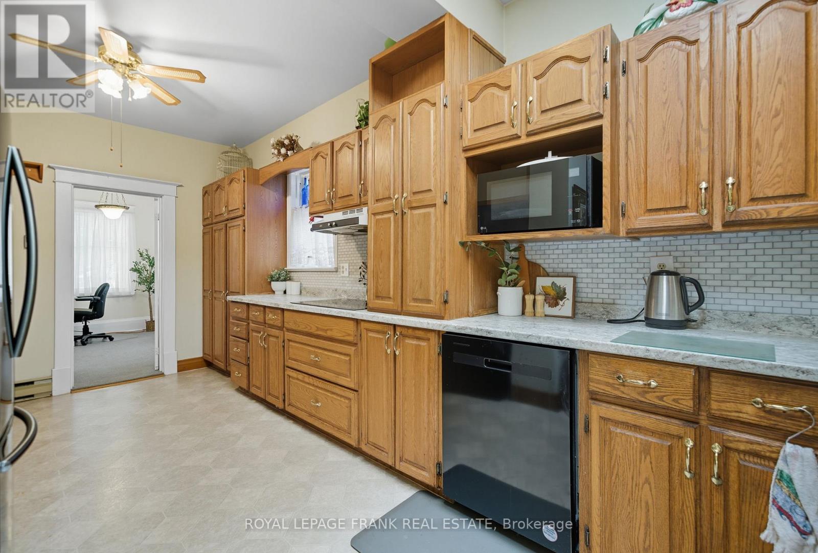 76 Bond Street W, Kawartha Lakes, Ontario  K9V 3R4 - Photo 15 - X12468918