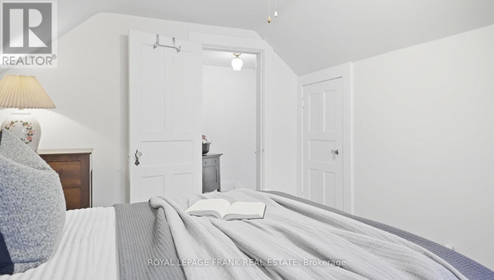 76 Bond Street W, Kawartha Lakes, Ontario  K9V 3R4 - Photo 34 - X12468918