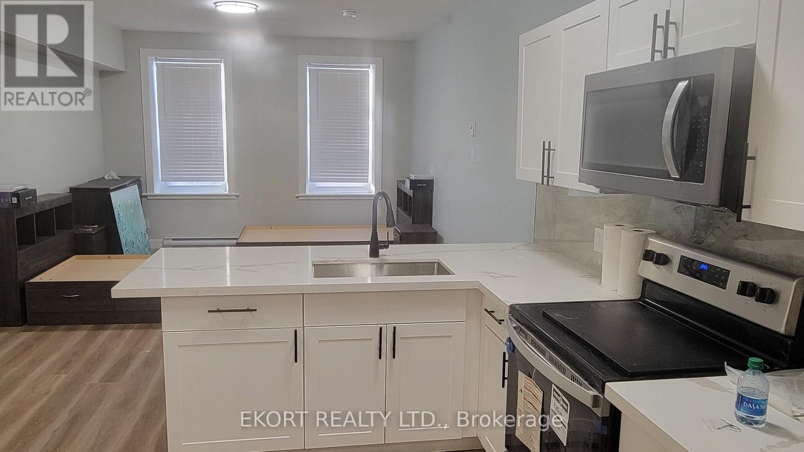 14 - 254 Main Street, Prince Edward County, Ontario  K0K 2T0 - Photo 3 - X12468990