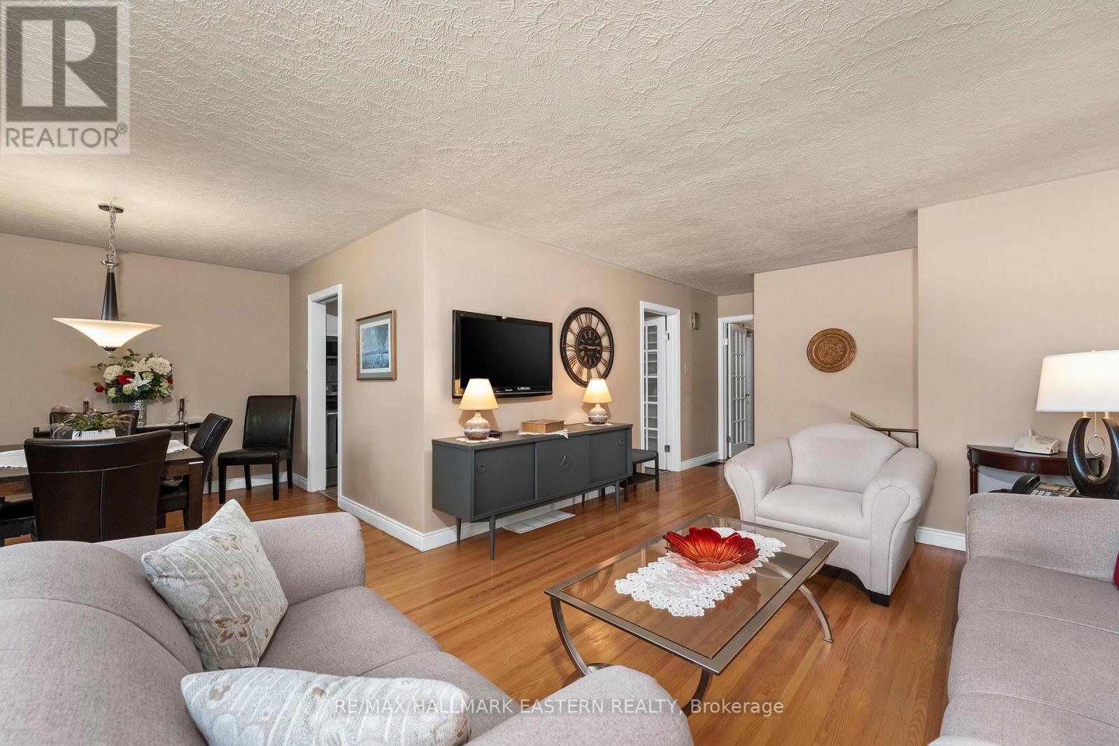 1275 Hopewell Avenue, Peterborough, Ontario  K9H 6T2 - Photo 7 - X12469033