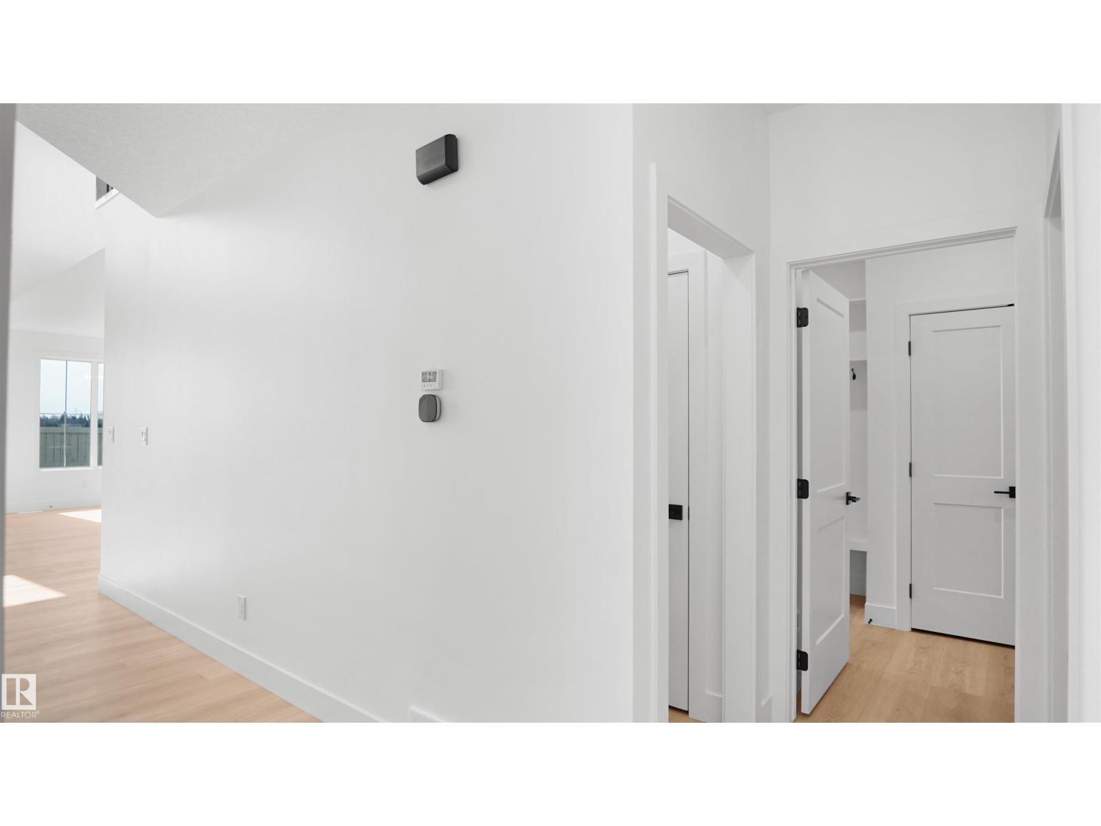 807 30 Av Nw, Edmonton, Alberta  T6T 2V3 - Photo 2 - E4462550