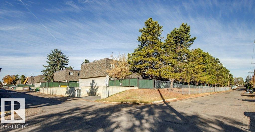 412 Village On The Green Gr Nw, Edmonton, Alberta  T5A 1H2 - Photo 4 - E4462551