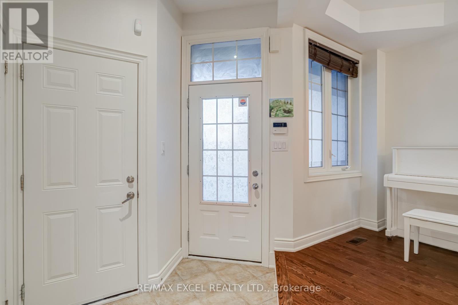 45 Cedarcrest Crescent, Richmond Hill, Ontario  L4S 2P6 - Photo 6 - N12468872