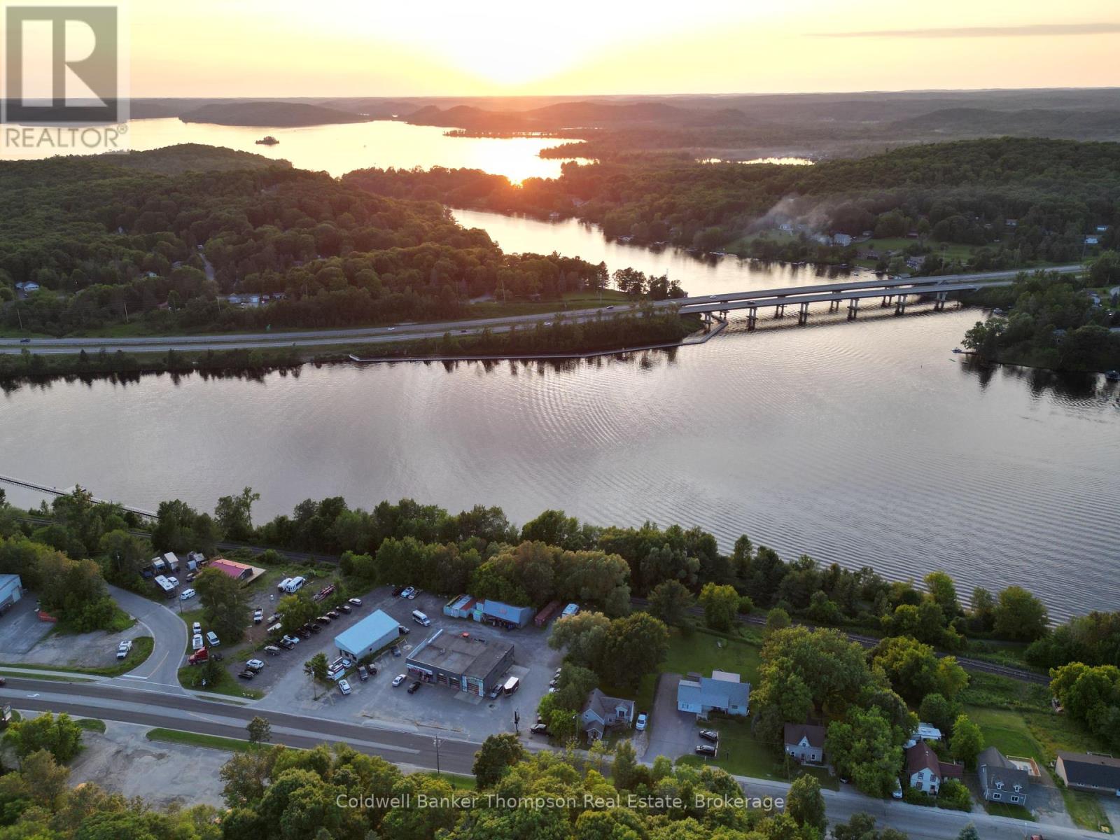 158 Main Street W, Huntsville, Ontario  P1H 1X8 - Photo 2 - X12248583