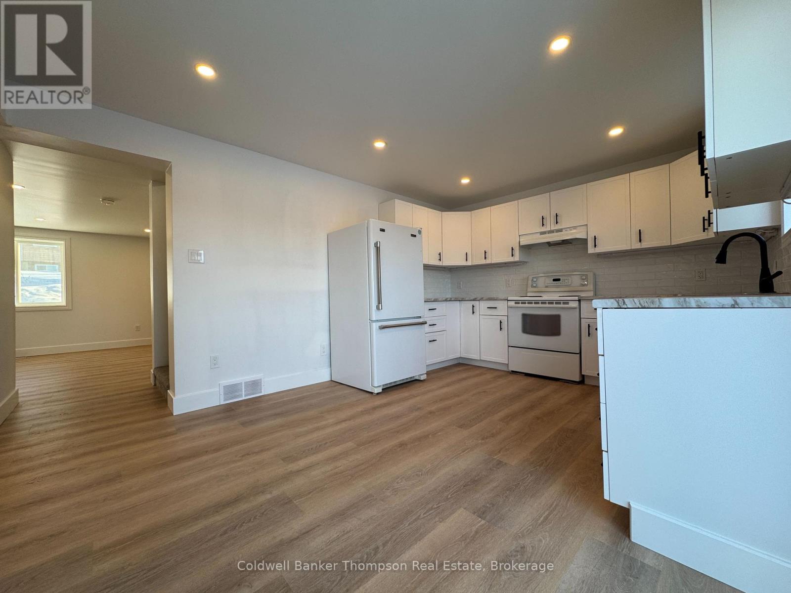 158 Main Street W, Huntsville, Ontario  P1H 1X8 - Photo 10 - X12248583