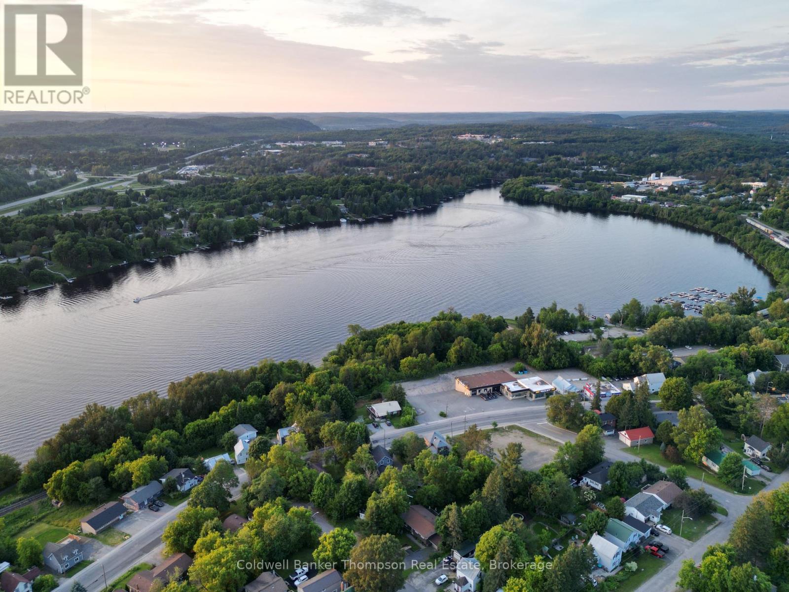 158 Main Street W, Huntsville, Ontario  P1H 1X8 - Photo 3 - X12248583