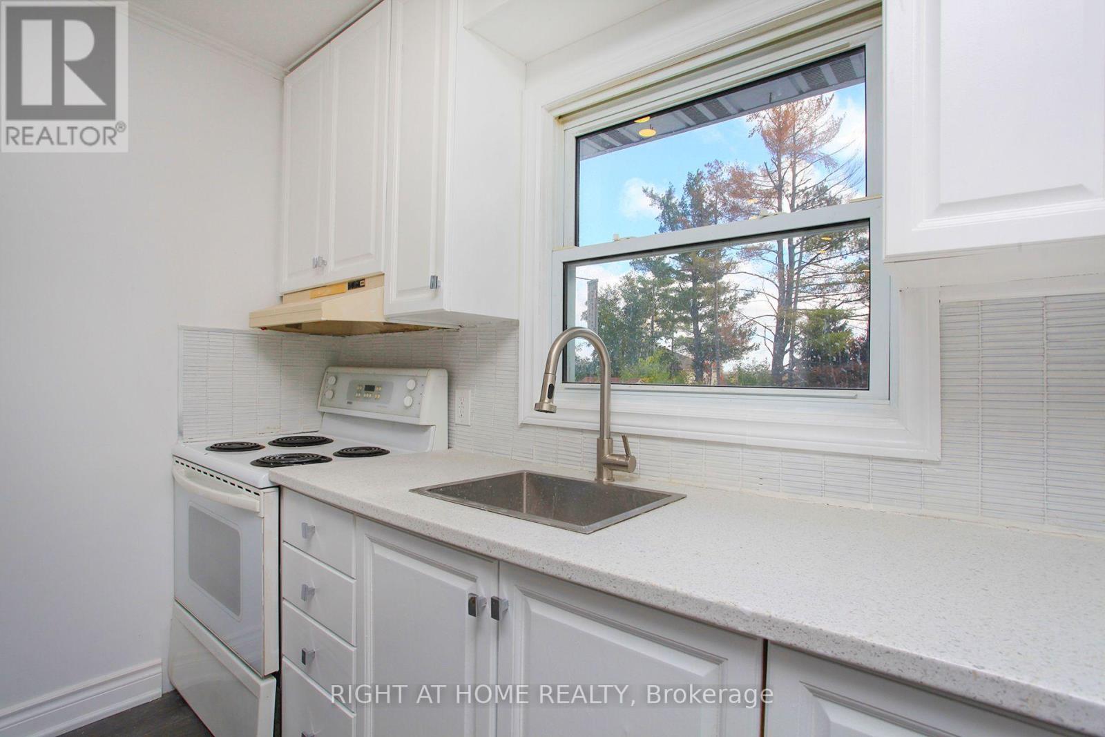 387 Edgehill Drive, Barrie (Edgehill Drive), Ontario  L4N 9X5 - Photo 6 - S12468828