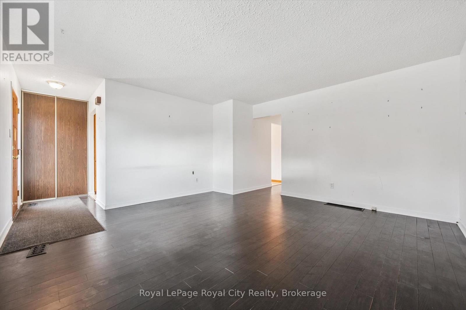 24 Hooper Street, Guelph (St. Patrick's Ward), Ontario  N1E 5W5 - Photo 11 - X12469042