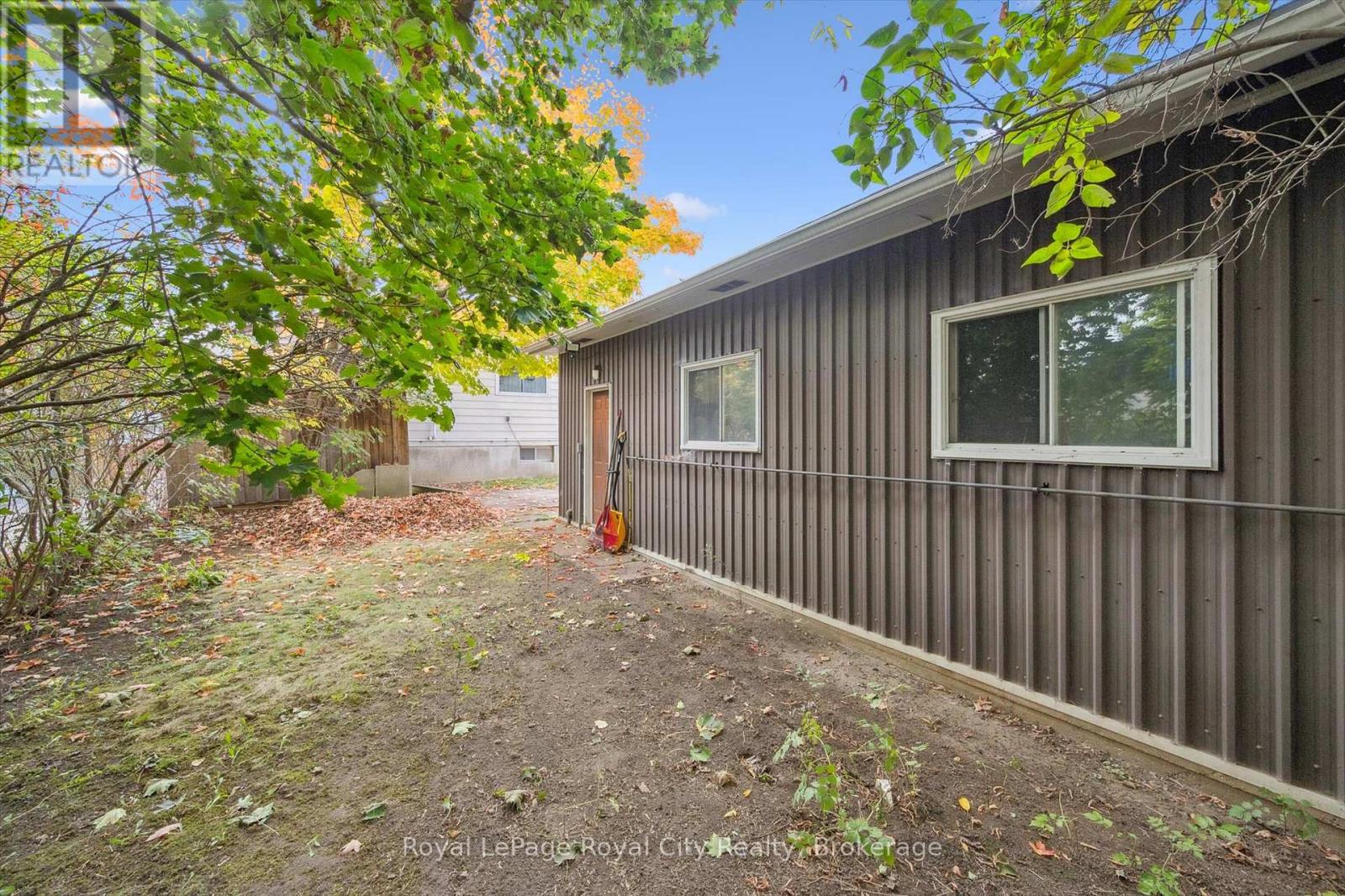24 Hooper Street, Guelph (St. Patrick's Ward), Ontario  N1E 5W5 - Photo 42 - X12469042
