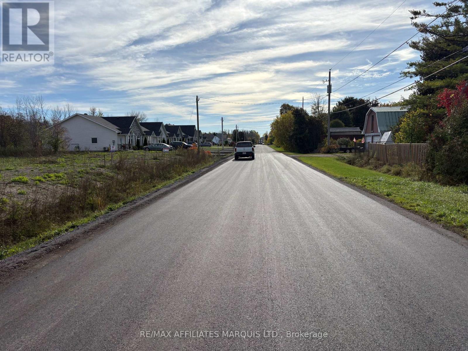 5363 Woodland Road N, South Stormont, Ontario  K0C 1M0 - Photo 3 - X12468979