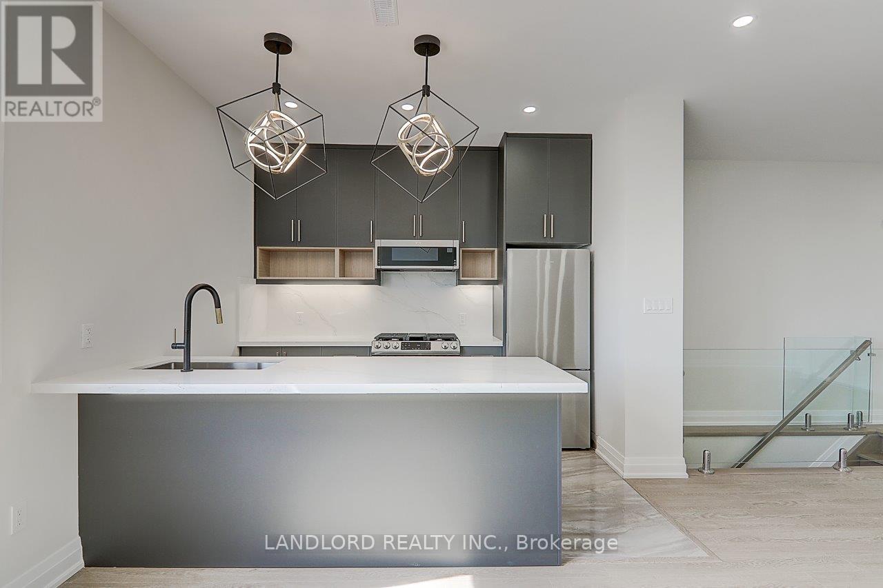 Upper - 82 Livingstone Avenue, Toronto, Ontario  M6E 2L8 - Photo 13 - W12468833