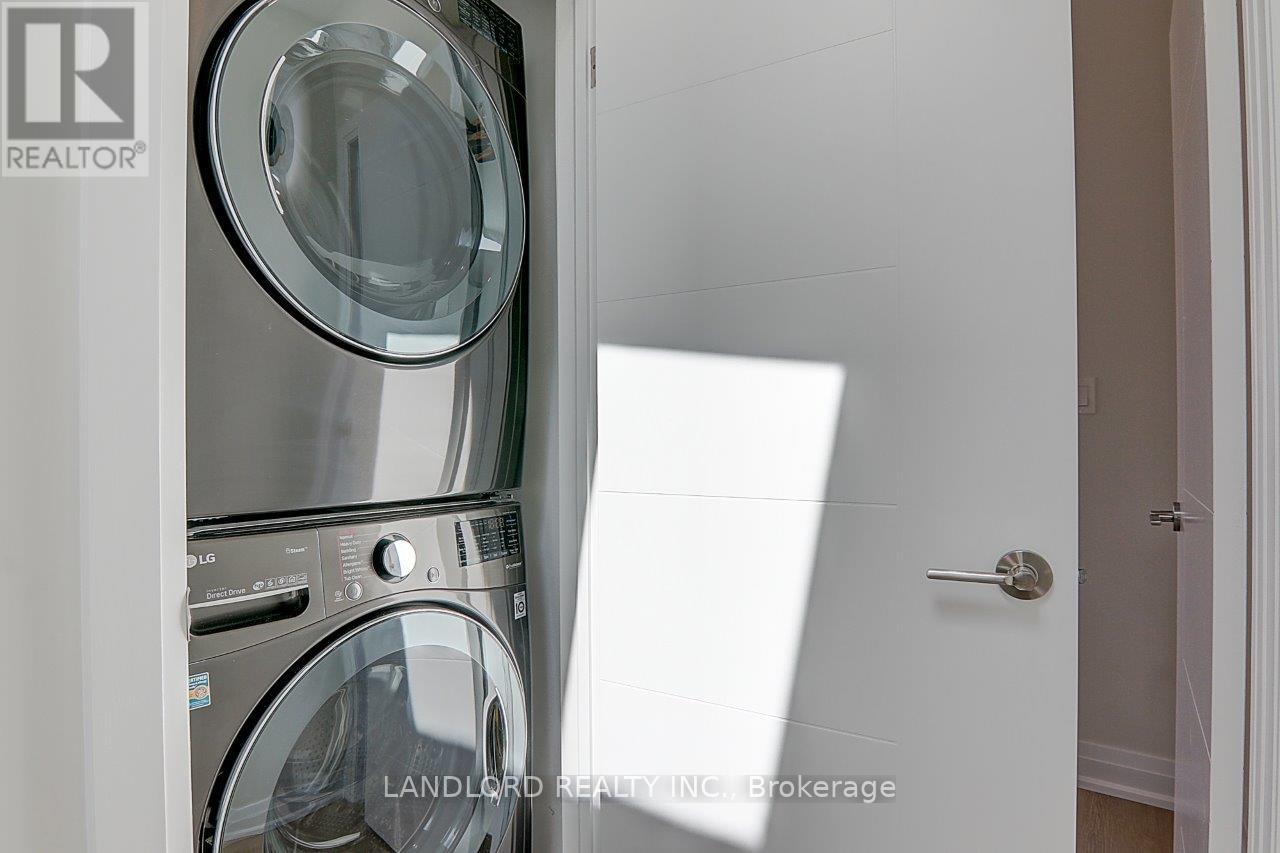 Upper - 82 Livingstone Avenue, Toronto, Ontario  M6E 2L8 - Photo 23 - W12468833
