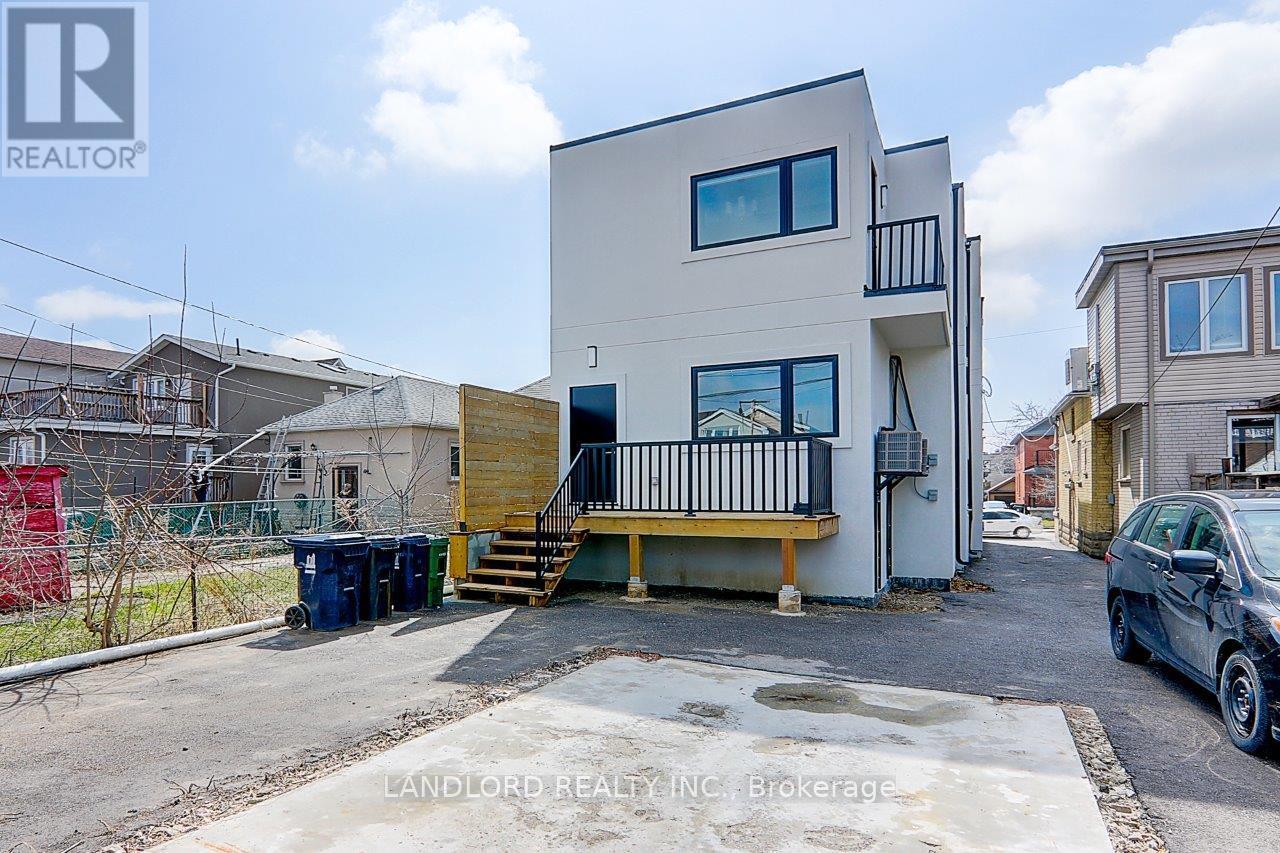 Upper - 82 Livingstone Avenue, Toronto, Ontario  M6E 2L8 - Photo 29 - W12468833