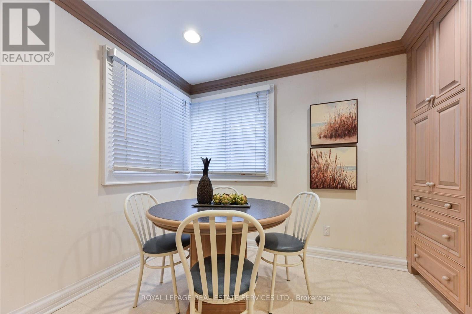 20 Widdicombe Hill, Toronto, Ontario  M9R 1B3 - Photo 10 - W12468837