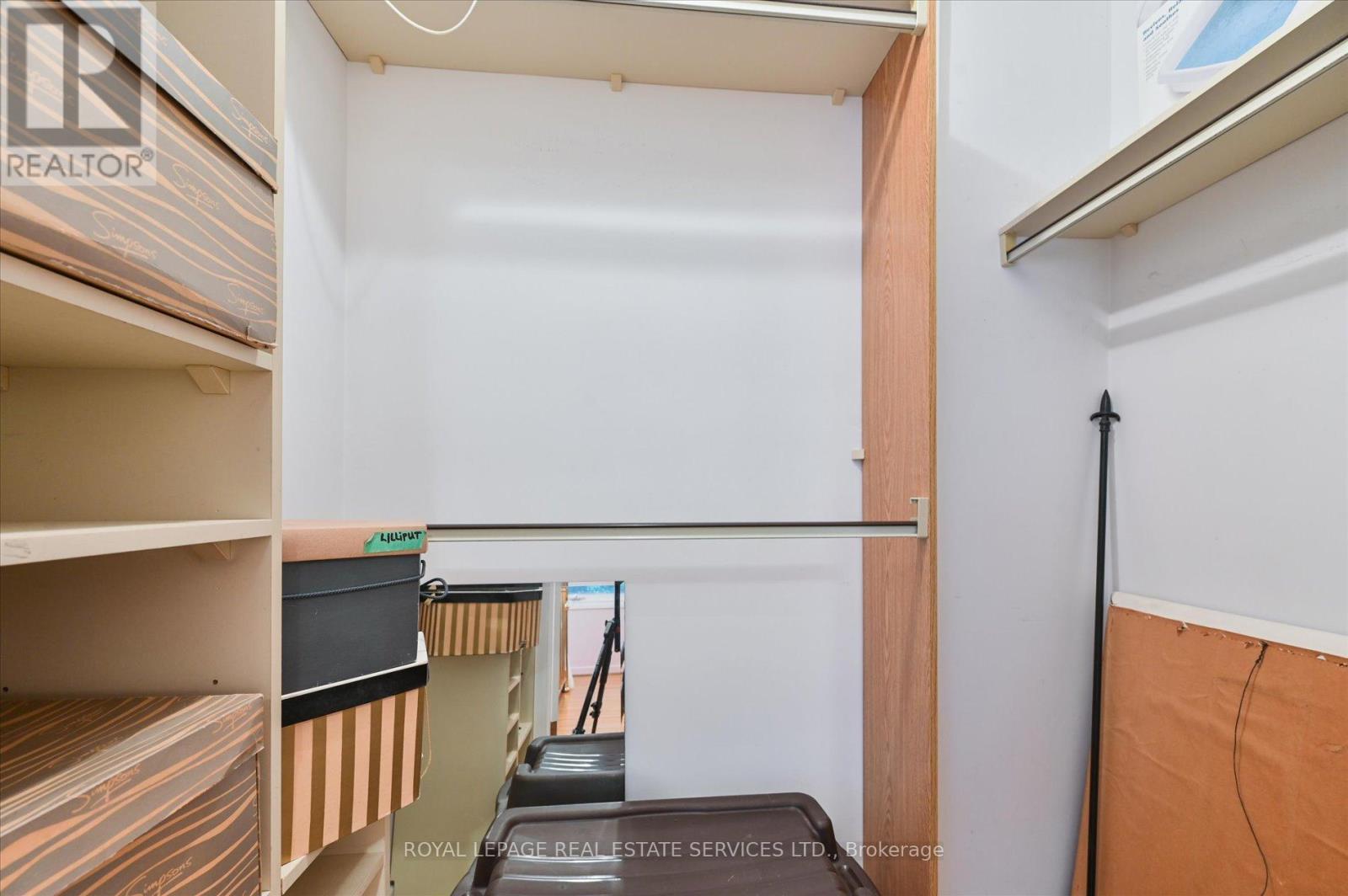 20 Widdicombe Hill, Toronto, Ontario  M9R 1B3 - Photo 18 - W12468837