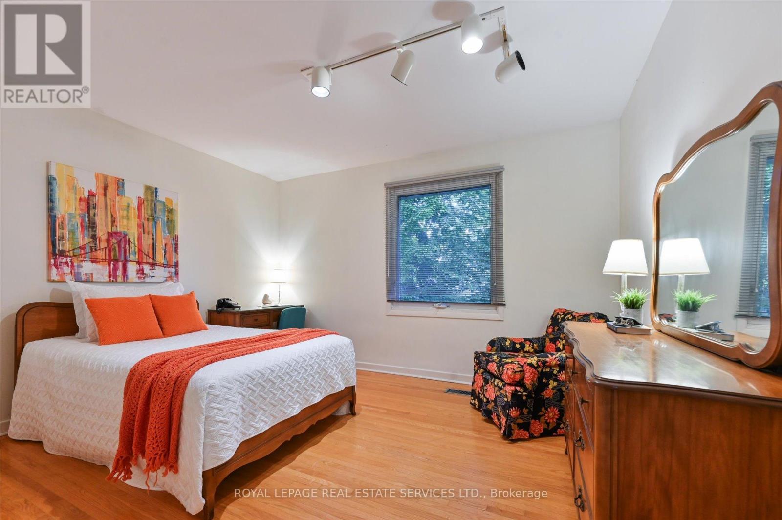 20 Widdicombe Hill, Toronto, Ontario  M9R 1B3 - Photo 20 - W12468837