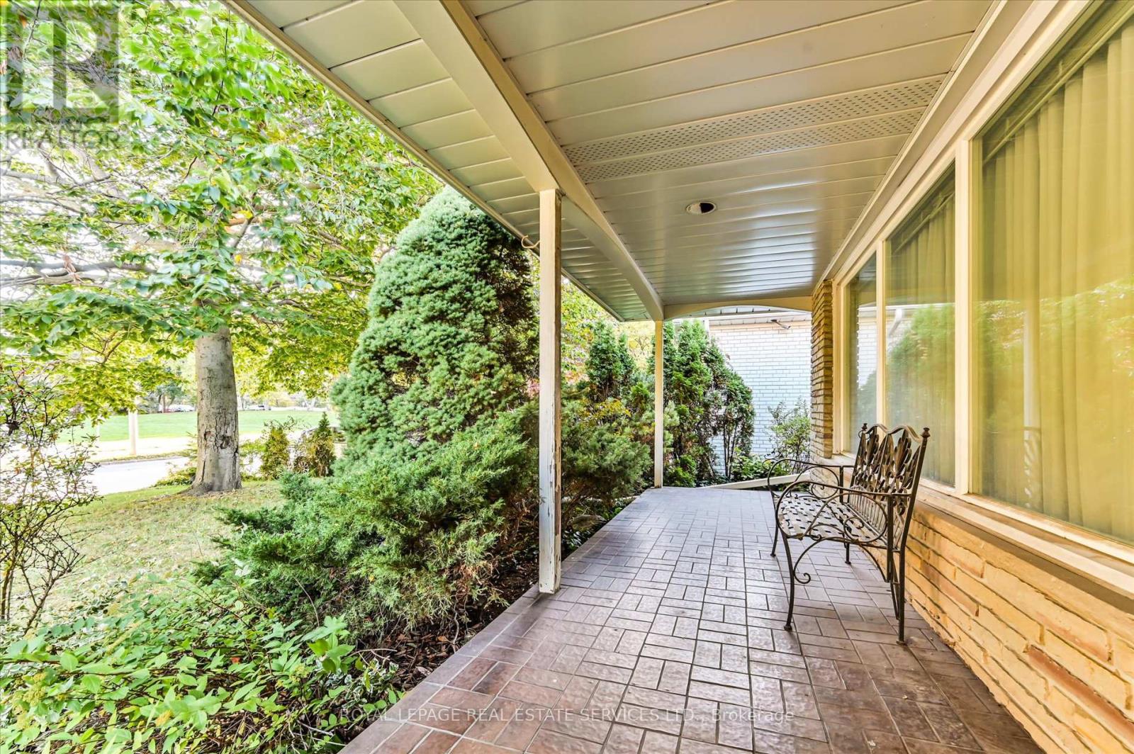 20 Widdicombe Hill, Toronto, Ontario  M9R 1B3 - Photo 3 - W12468837
