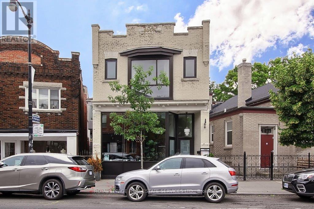 3047 DUNDAS STREET W, Toronto, Ontario