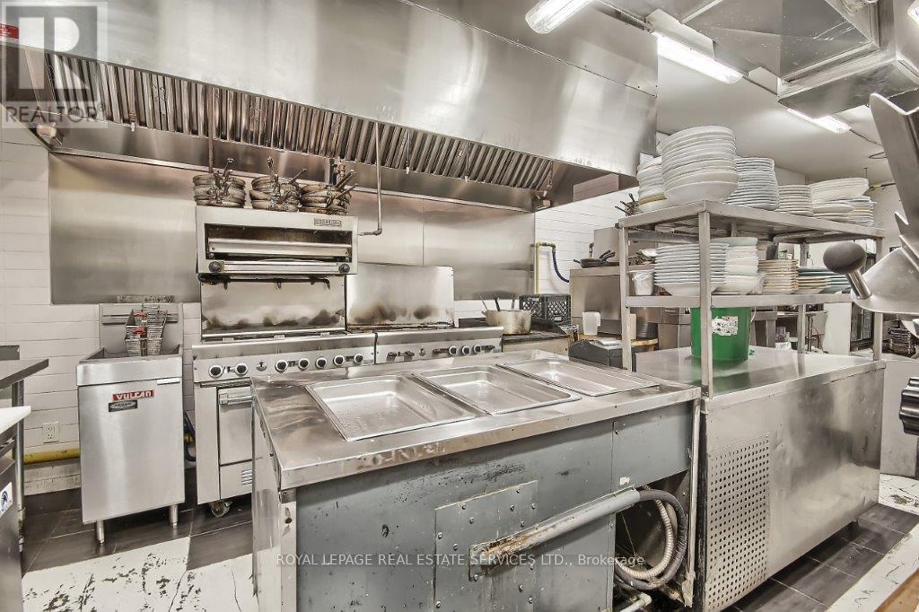 3047 Dundas Street W, Toronto, Ontario  M6P 1Z5 - Photo 21 - W12468842