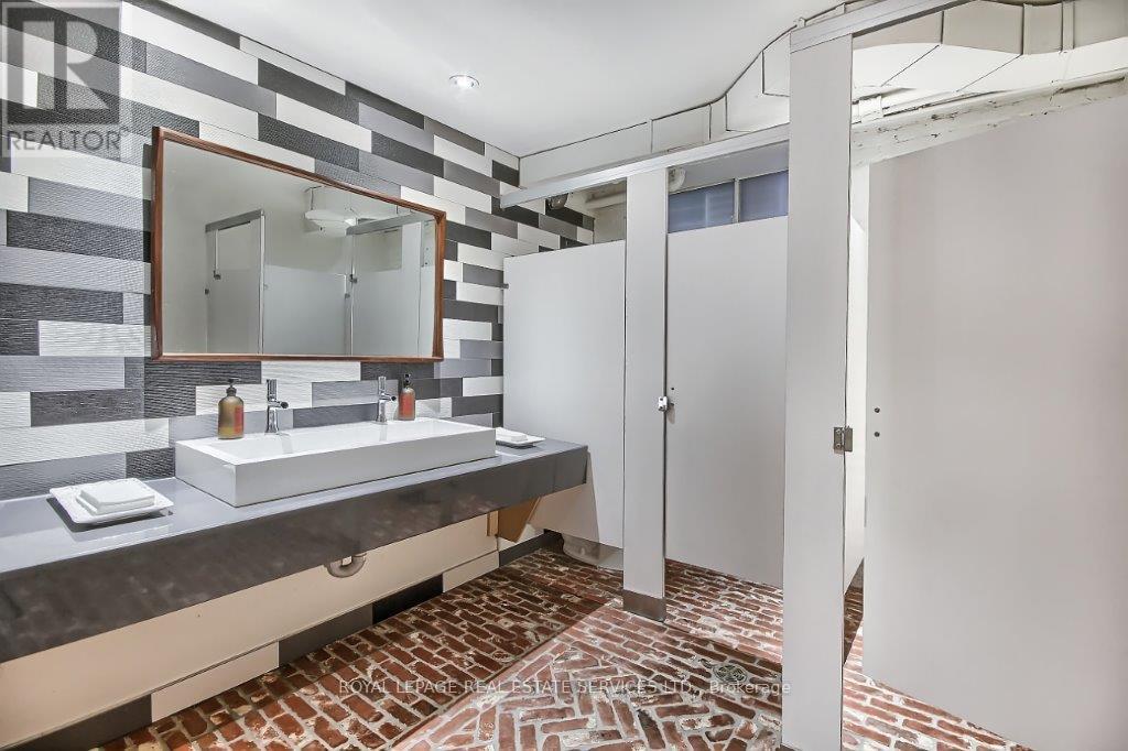 3047 Dundas Street W, Toronto, Ontario  M6P 1Z5 - Photo 28 - W12468842