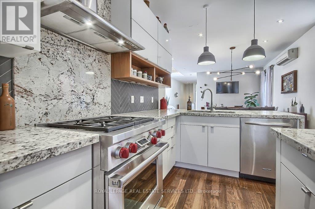 3047 Dundas Street W, Toronto, Ontario  M6P 1Z5 - Photo 39 - W12468842