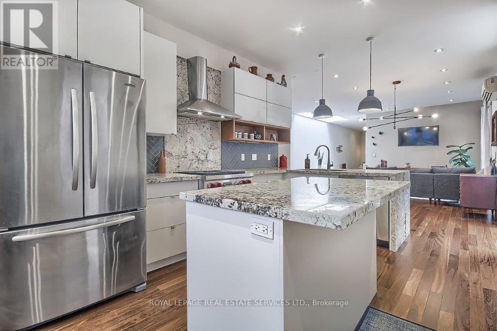 3047 Dundas Street W, Toronto, Ontario  M6P 1Z5 - Photo 41 - W12468842