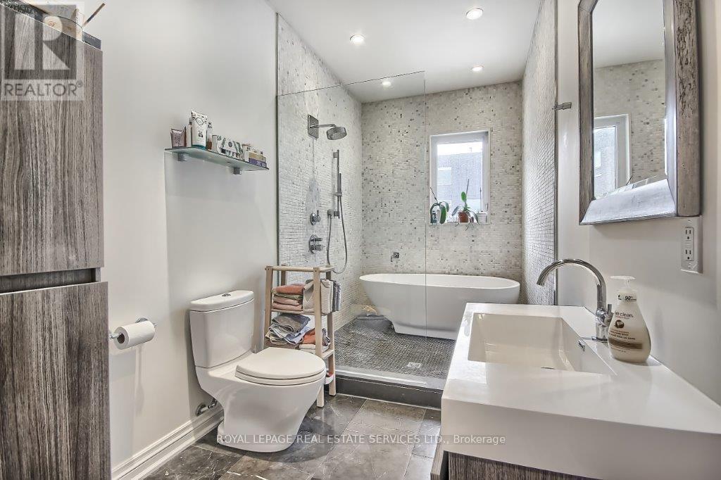3047 Dundas Street W, Toronto, Ontario  M6P 1Z5 - Photo 46 - W12468842