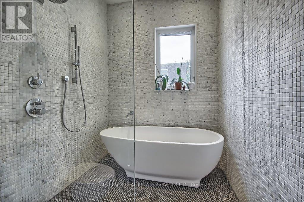3047 Dundas Street W, Toronto, Ontario  M6P 1Z5 - Photo 47 - W12468842