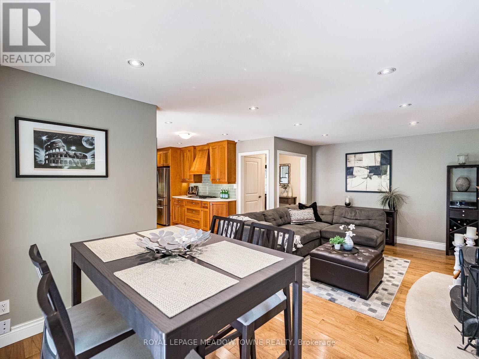 40 Hilltop Drive, Caledon, Ontario  L7C 1H6 - Photo 16 - W12468855