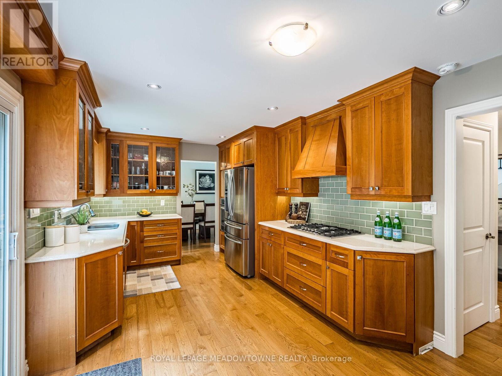40 Hilltop Drive, Caledon, Ontario  L7C 1H6 - Photo 17 - W12468855