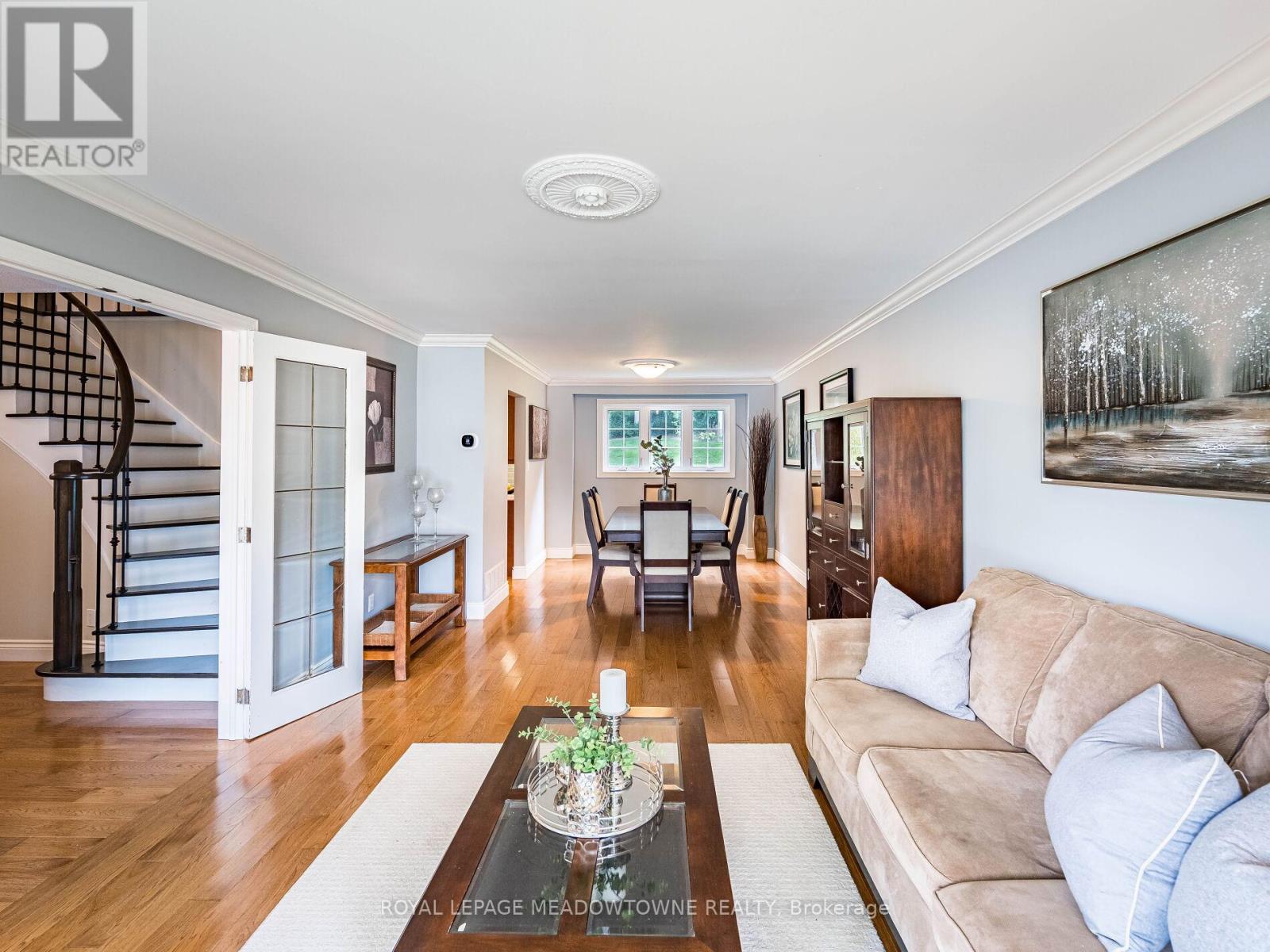 40 Hilltop Drive, Caledon, Ontario  L7C 1H6 - Photo 7 - W12468855