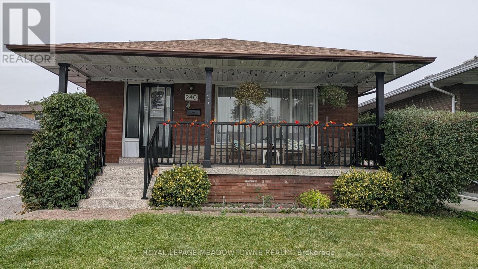 240 WELLESWORTH DRIVE, Toronto, Ontario