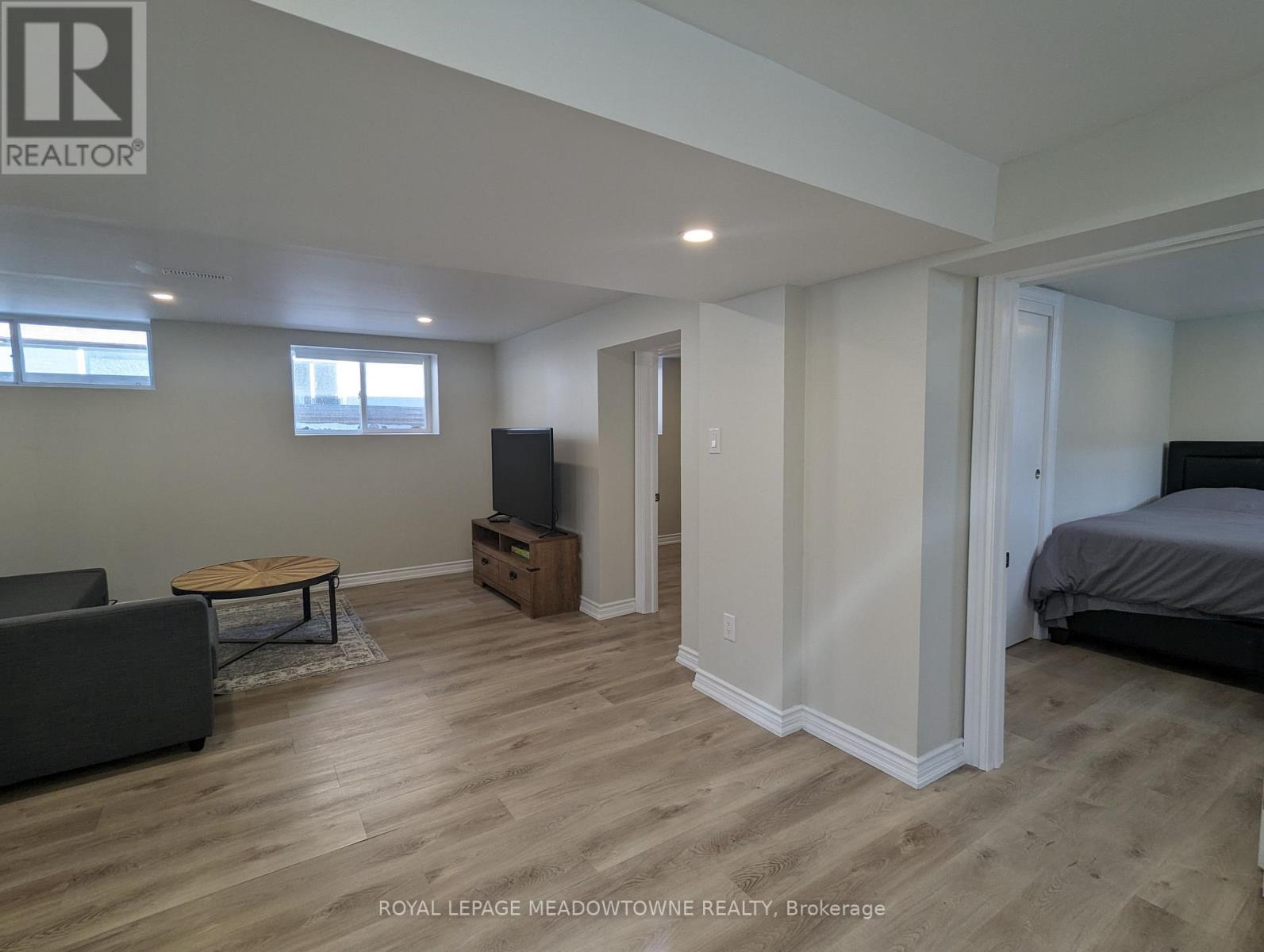 240 Wellesworth Drive, Toronto, Ontario  M9C 4S6 - Photo 11 - W12468869