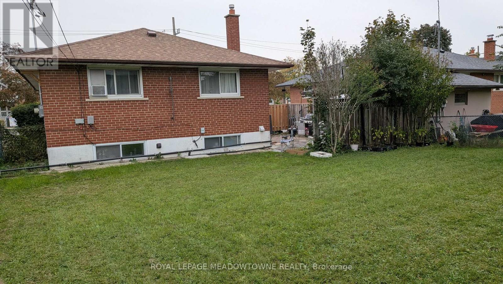 240 Wellesworth Drive, Toronto, Ontario  M9C 4S6 - Photo 14 - W12468869