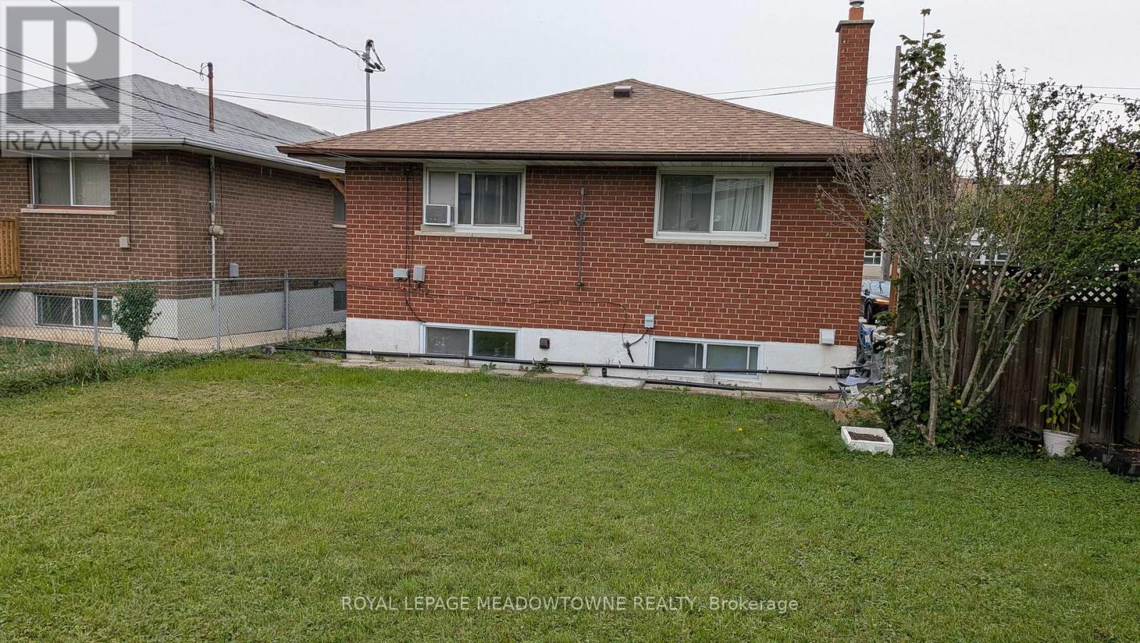 240 Wellesworth Drive, Toronto, Ontario  M9C 4S6 - Photo 15 - W12468869