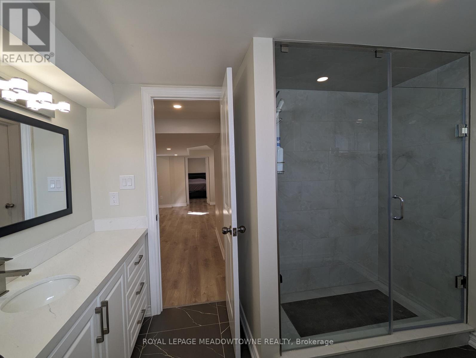 240 Wellesworth Drive, Toronto, Ontario  M9C 4S6 - Photo 3 - W12468869