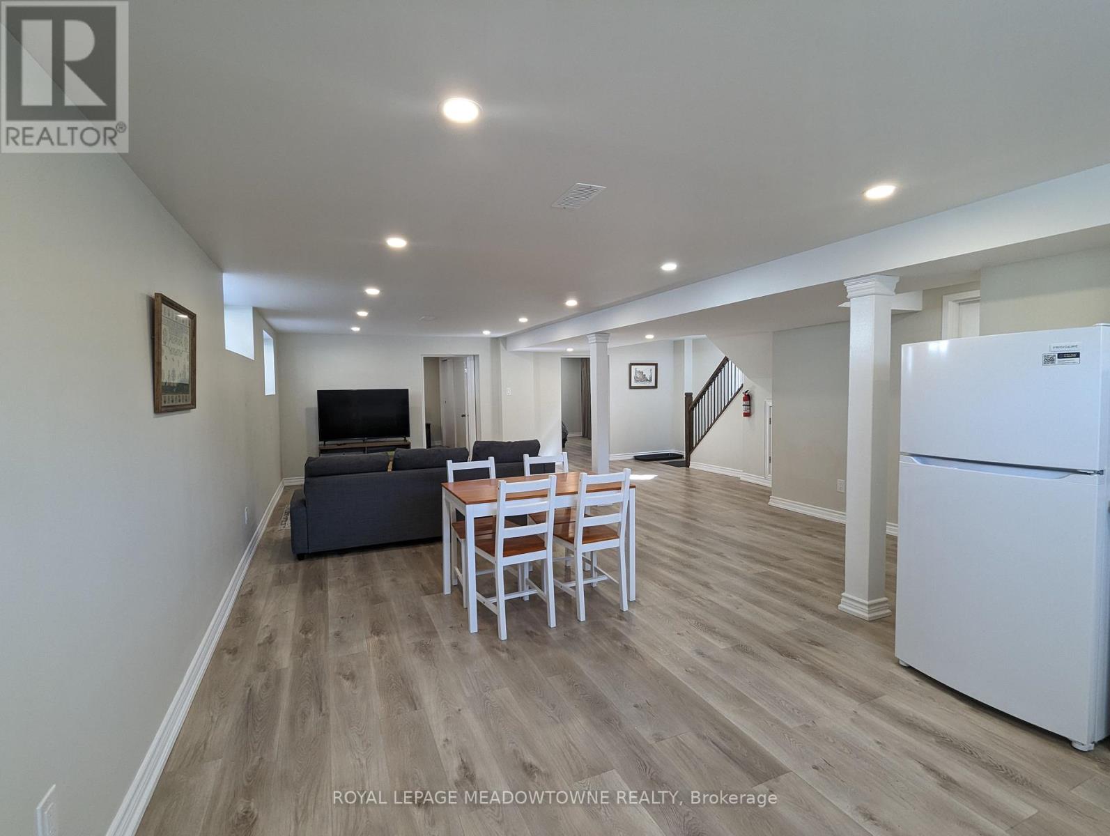 240 Wellesworth Drive, Toronto, Ontario  M9C 4S6 - Photo 6 - W12468869