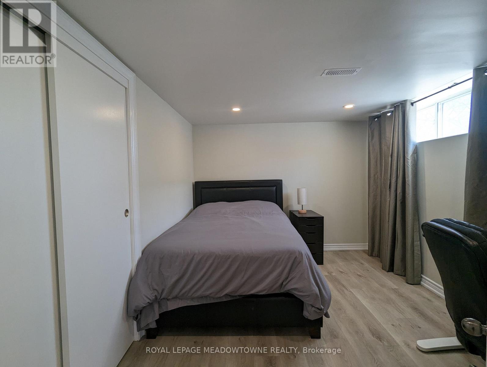 240 Wellesworth Drive, Toronto, Ontario  M9C 4S6 - Photo 8 - W12468869